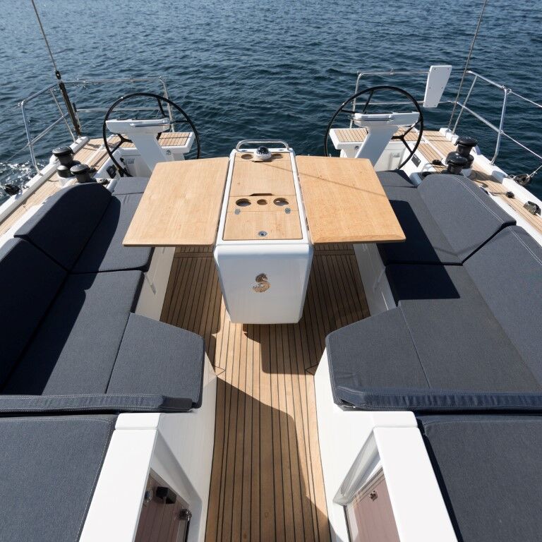 Bowsprit - Oceanis 51.1